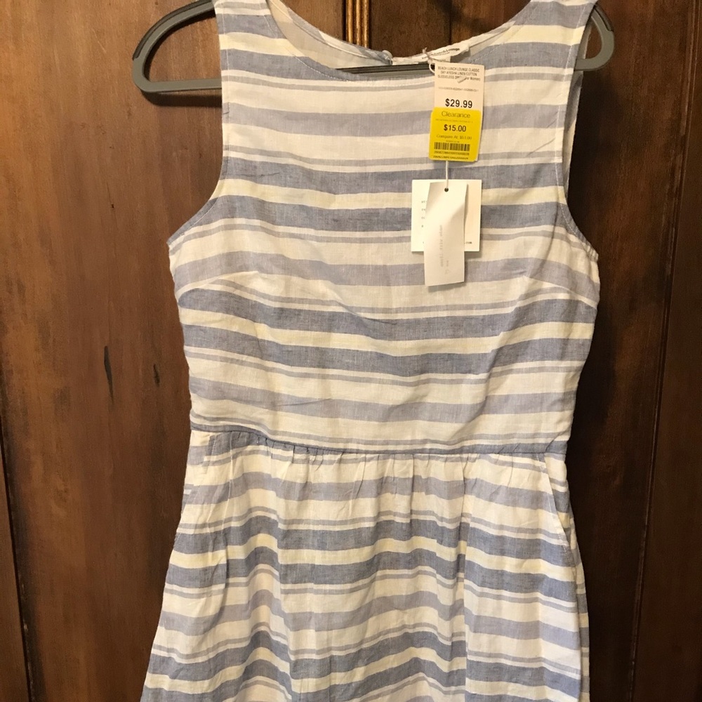 Beach lunch lounge linen dress